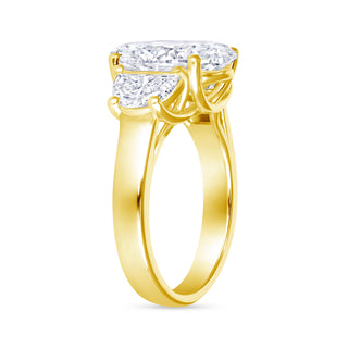 The Luma: 3CT Oval Cut Diamond in 14K Gold