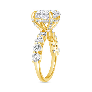 The Charlotte: 4CT Oval Cut Diamond in 14K Gold
