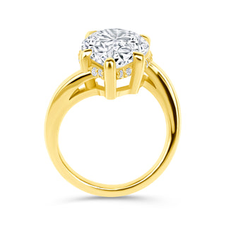 The Liora: 3CT Pear Cut Diamond in 14K Gold