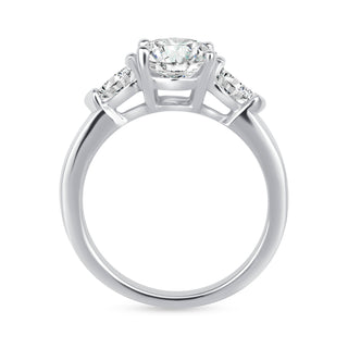 The Amelia: 2CT Oval Cut Diamond in 14K Gold