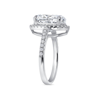 The Hannah: 4CT Oval Cut Diamond in 14K Gold