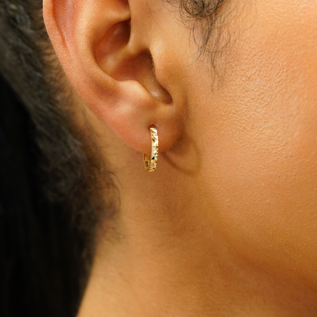 14K Solid Gold 15mm Diamond Cut Huggie Earrings
